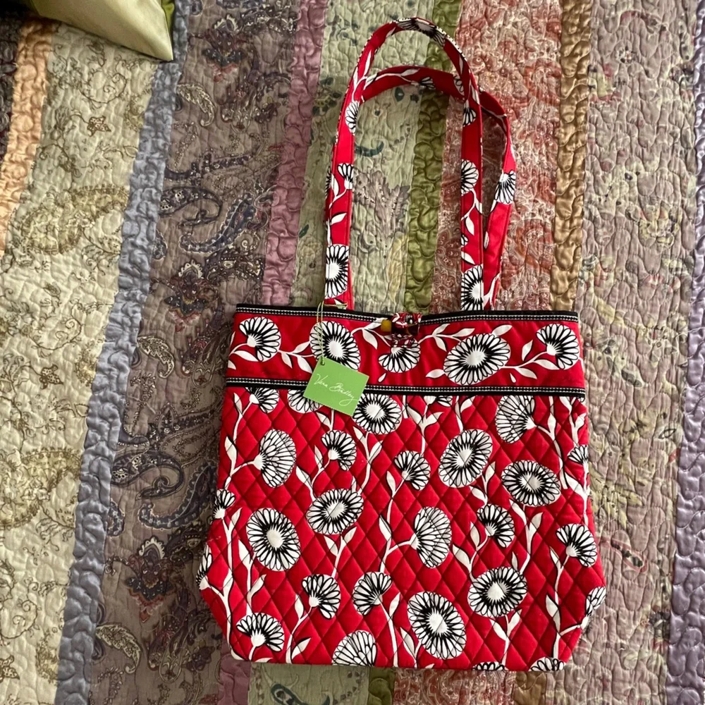 Red Vera Bradley bag NWT - Picture 2 of 6